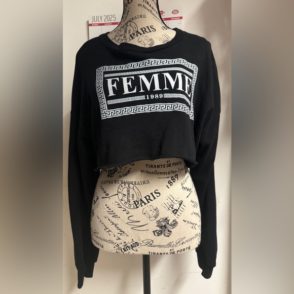 Tops - FEMME Black Long Sleeve Cropped Top